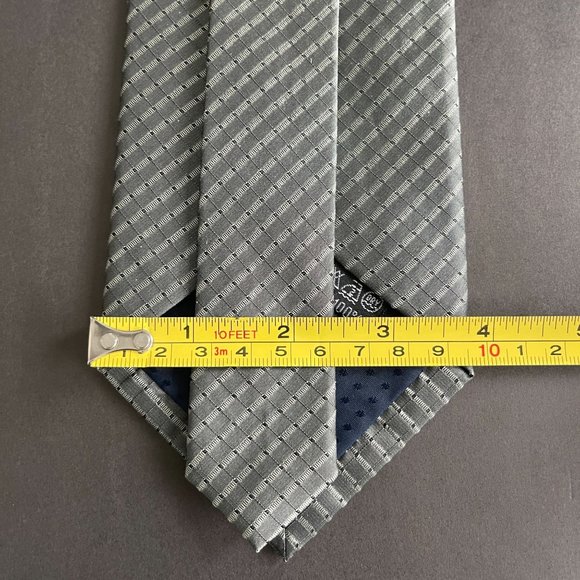 Giorgio Armani Le Collezioni Greenish Gray Stripped Silk Tie - Picture 4 of 5